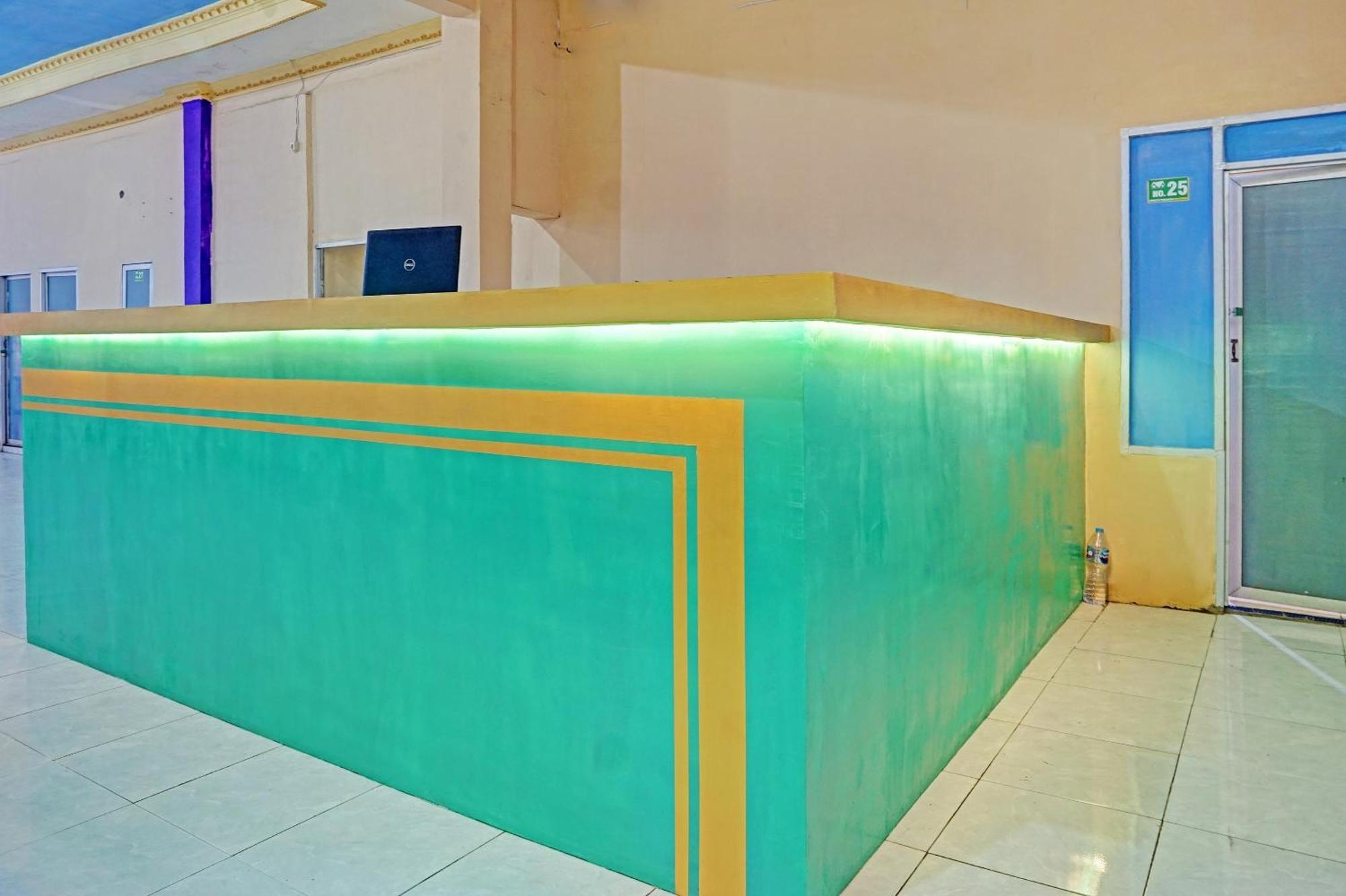 Oyo 91825 Ayu Lestari Homestay Nganjuk ภายนอก รูปภาพ
