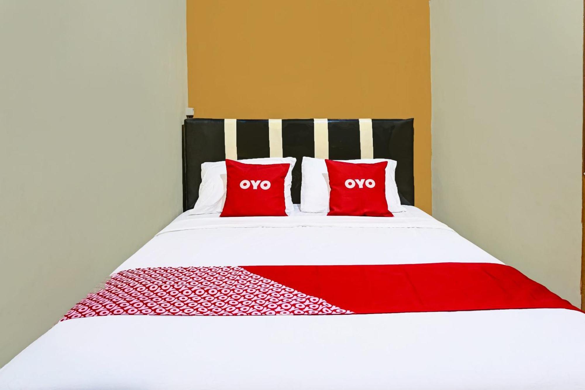 Oyo 91825 Ayu Lestari Homestay Nganjuk ภายนอก รูปภาพ